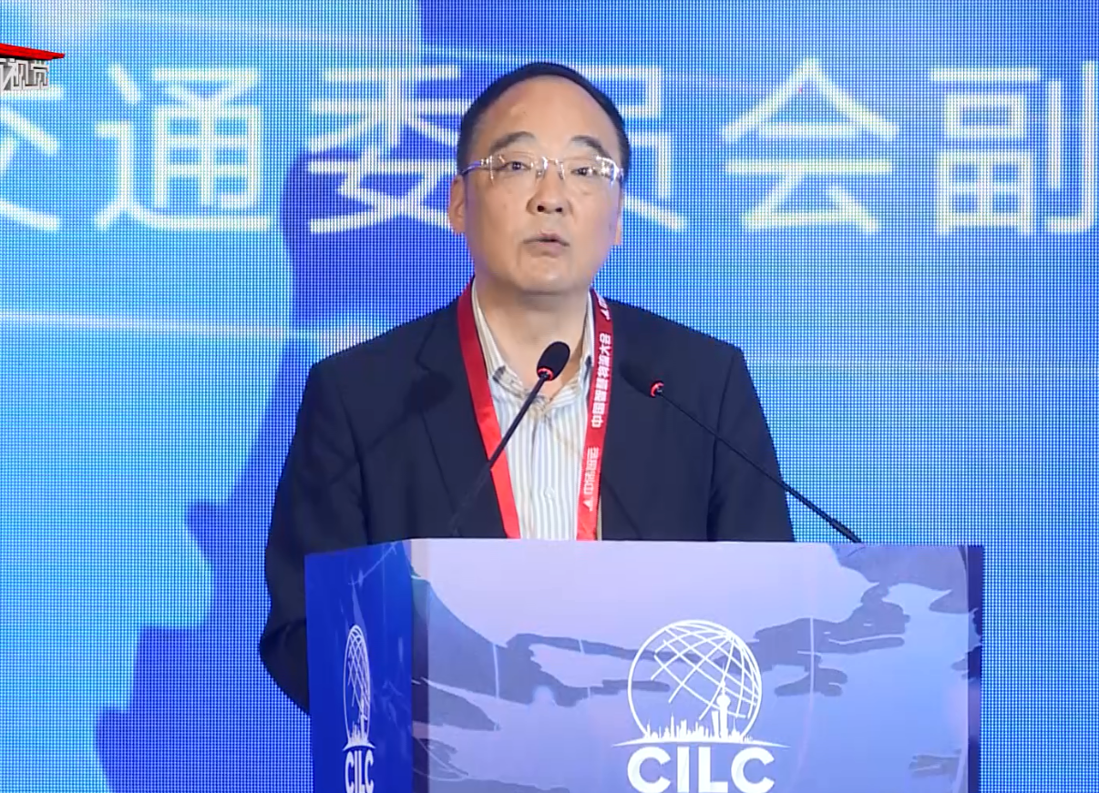 上海市交通委员会副主任杨小溪发表演讲